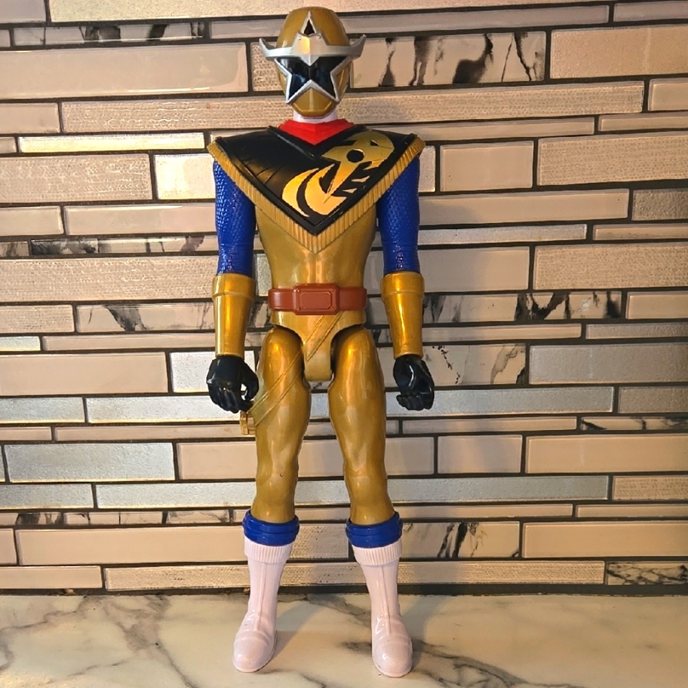 Power Rangers Ninja Steel Gold Ranger
